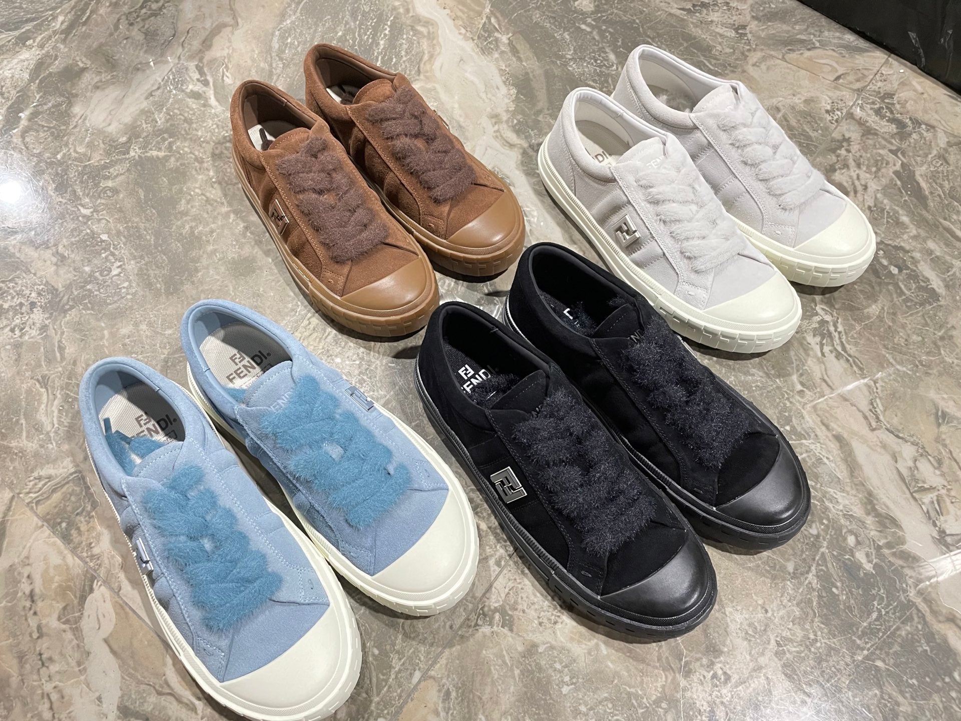 Z2Q95F141  Popular high-quality Shoes