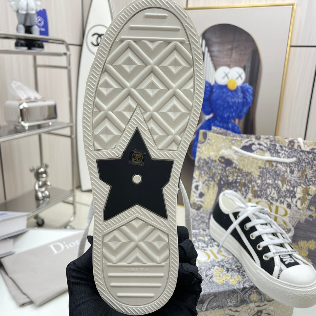 Z1XD66 Popular shoes