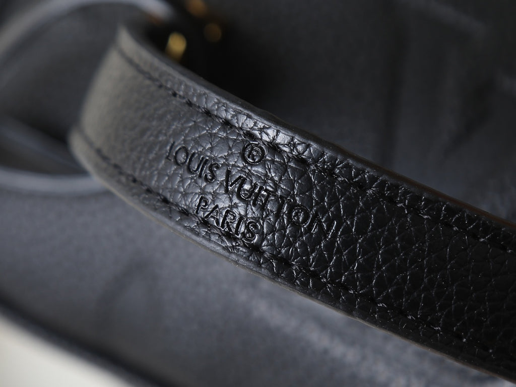 B1P76E2 Popular leather bag