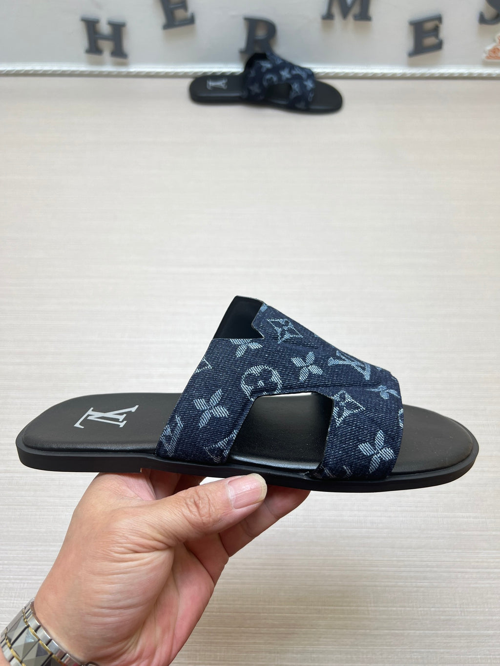 Z5ZE29 Popular slippers