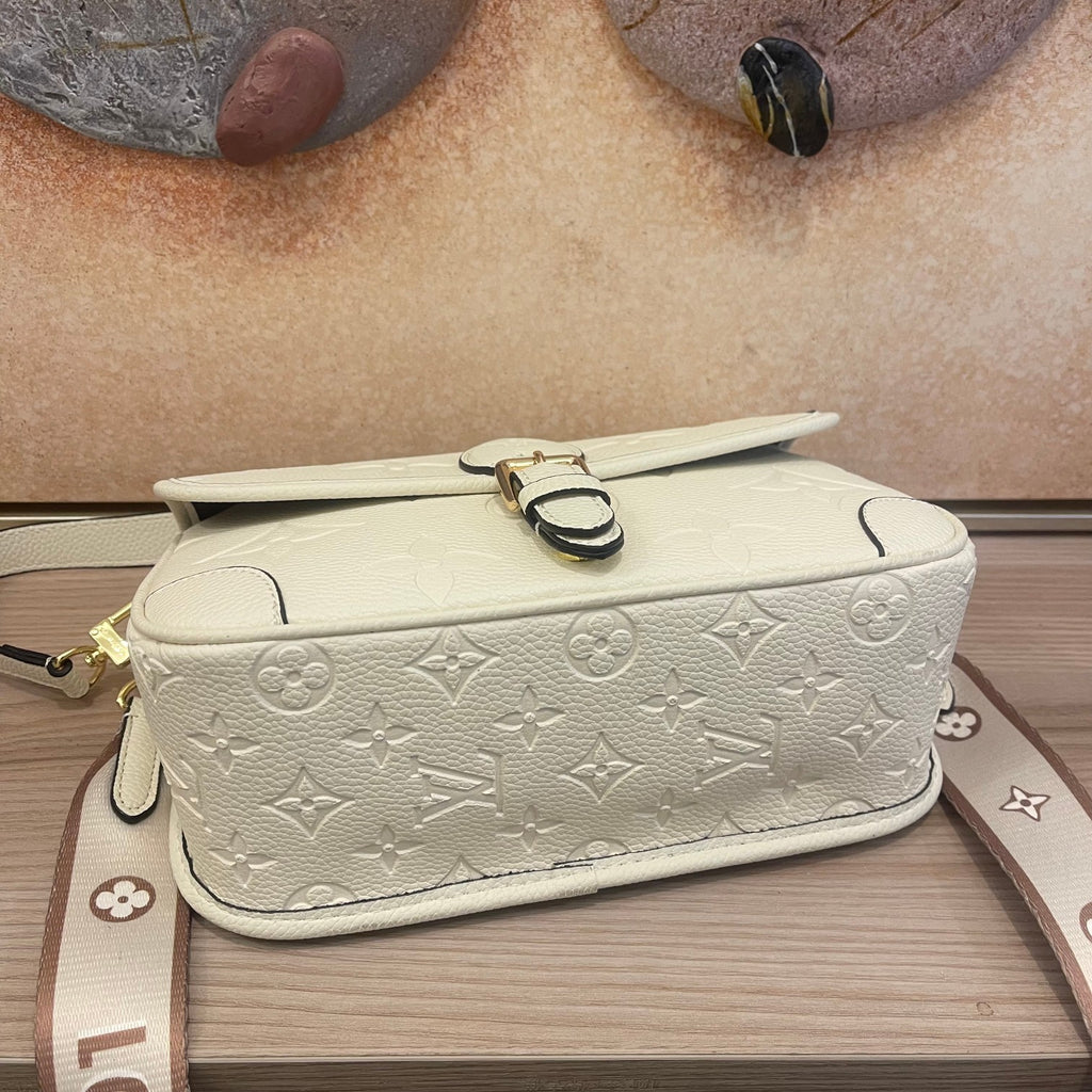 B12X73E28 Popular leather bag 