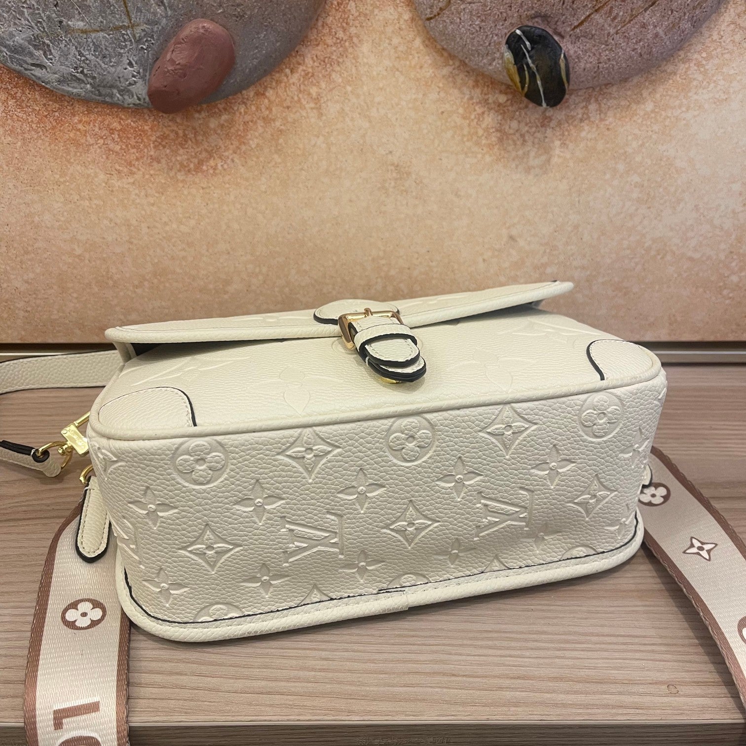 B12X73E28 Popular leather bag 