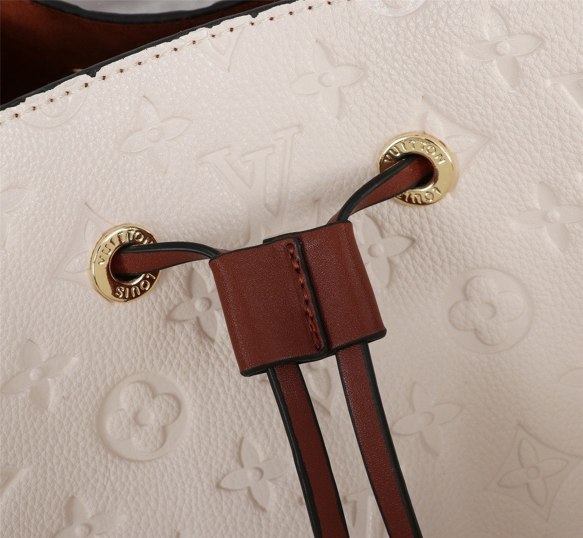 B12X73E60 Popular leather bag 