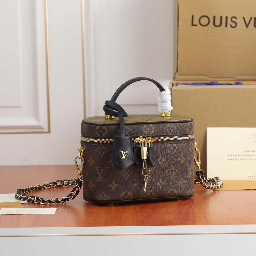 B12X43E121 Popular   leather bag 