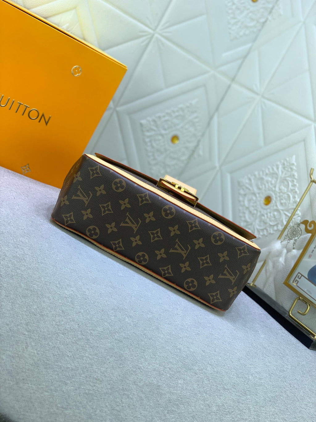 B12X44E344 Popular  leather bag 