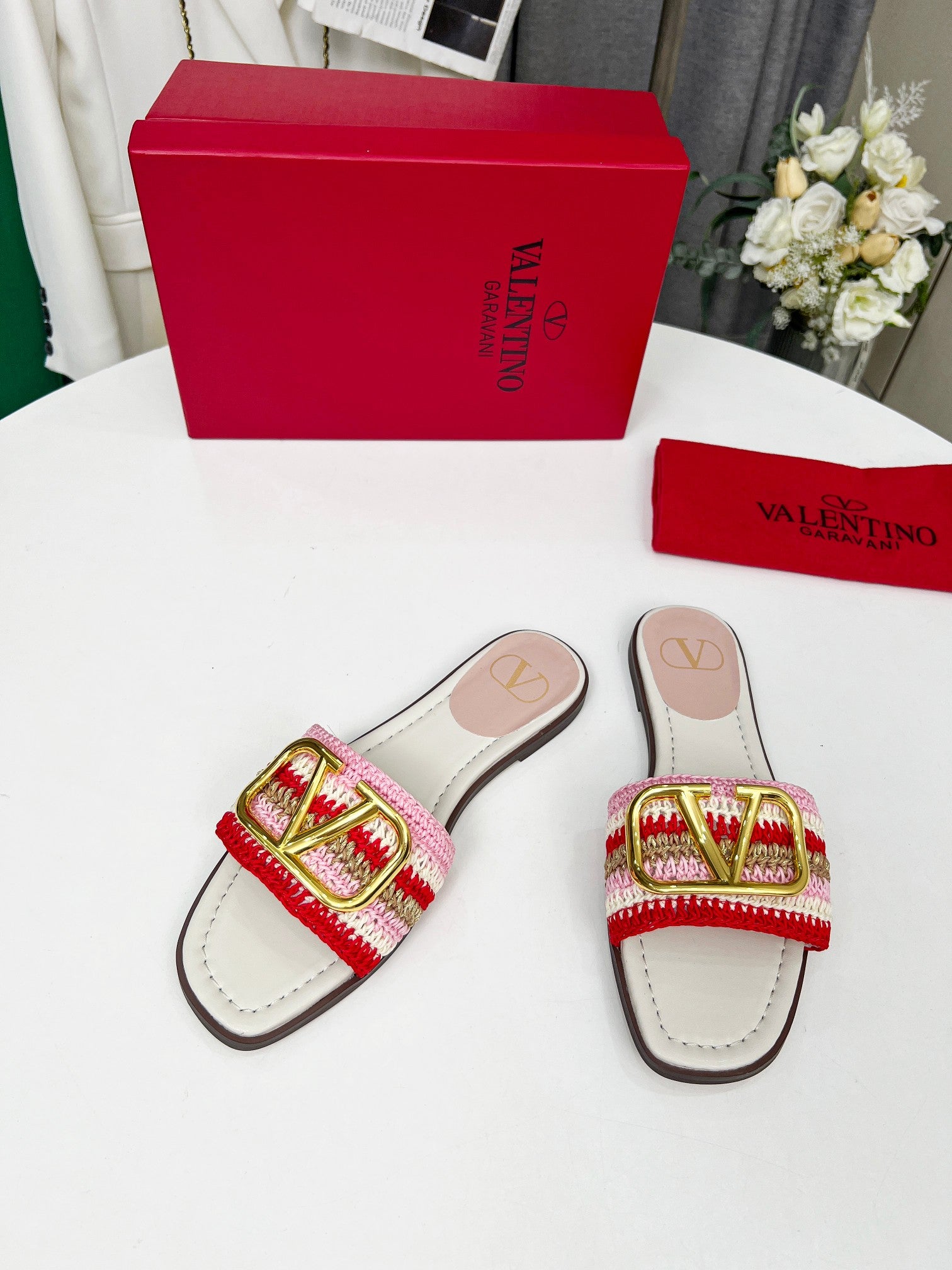 Z2Q55VL31  Popular Slippers