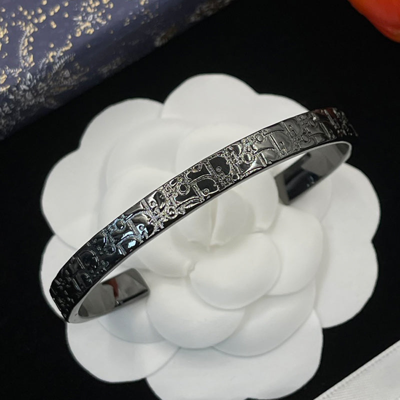 X1Z94D672K  Popular Bracelets