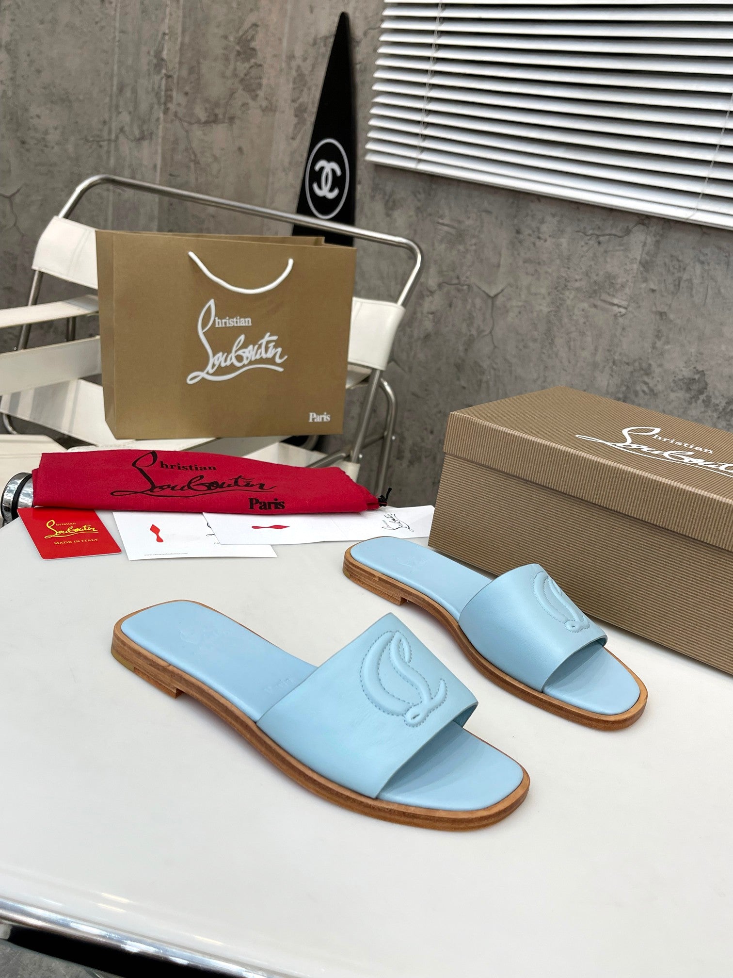 Z2XA29 Popular leather Slippers