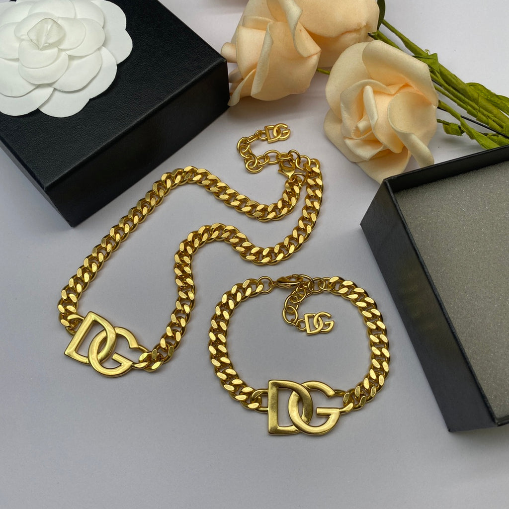X1N45A5X Popular  Bracelets .Necklaces