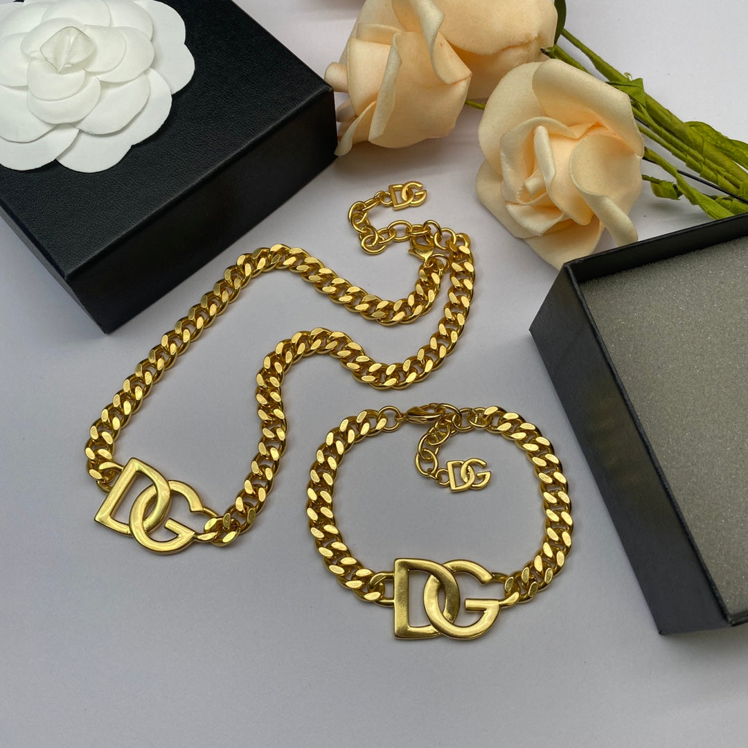 X1N45A5X Popular  Bracelets .Necklaces