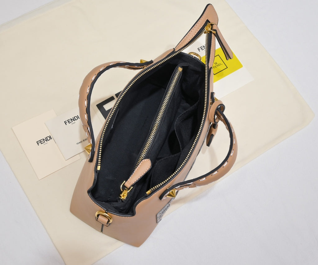 B12X43F131 Popular leather bag 