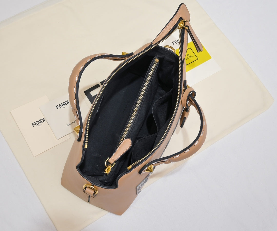 B12X43F131 Popular leather bag 