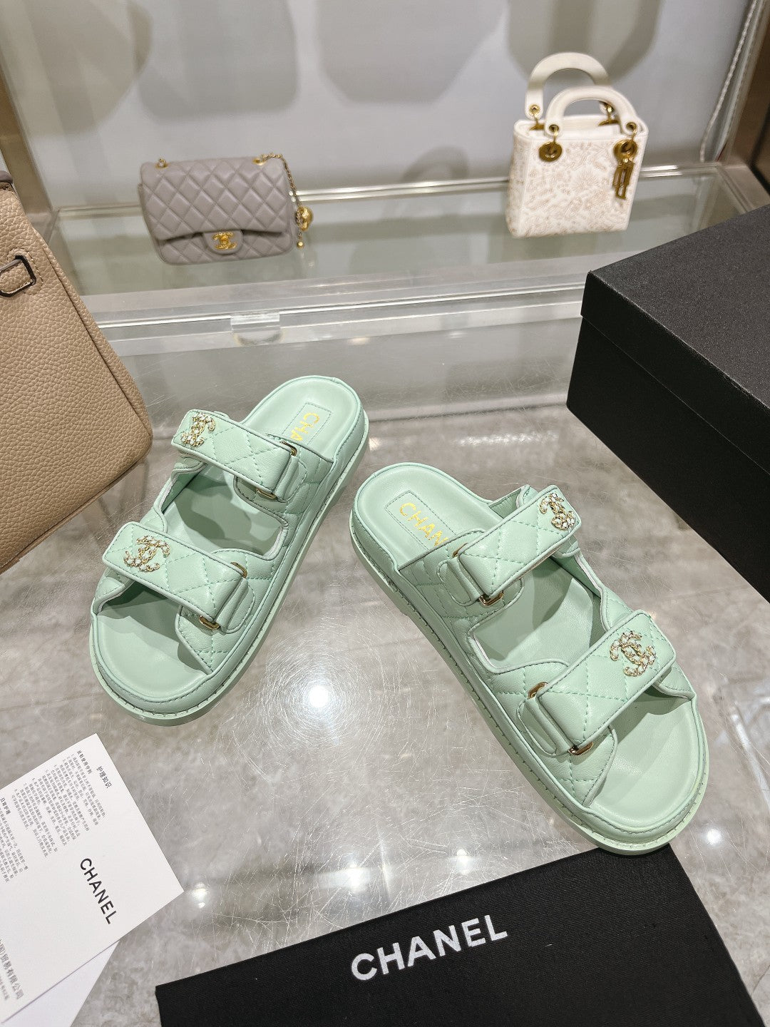 Z2R45C6  Popular leather shoes