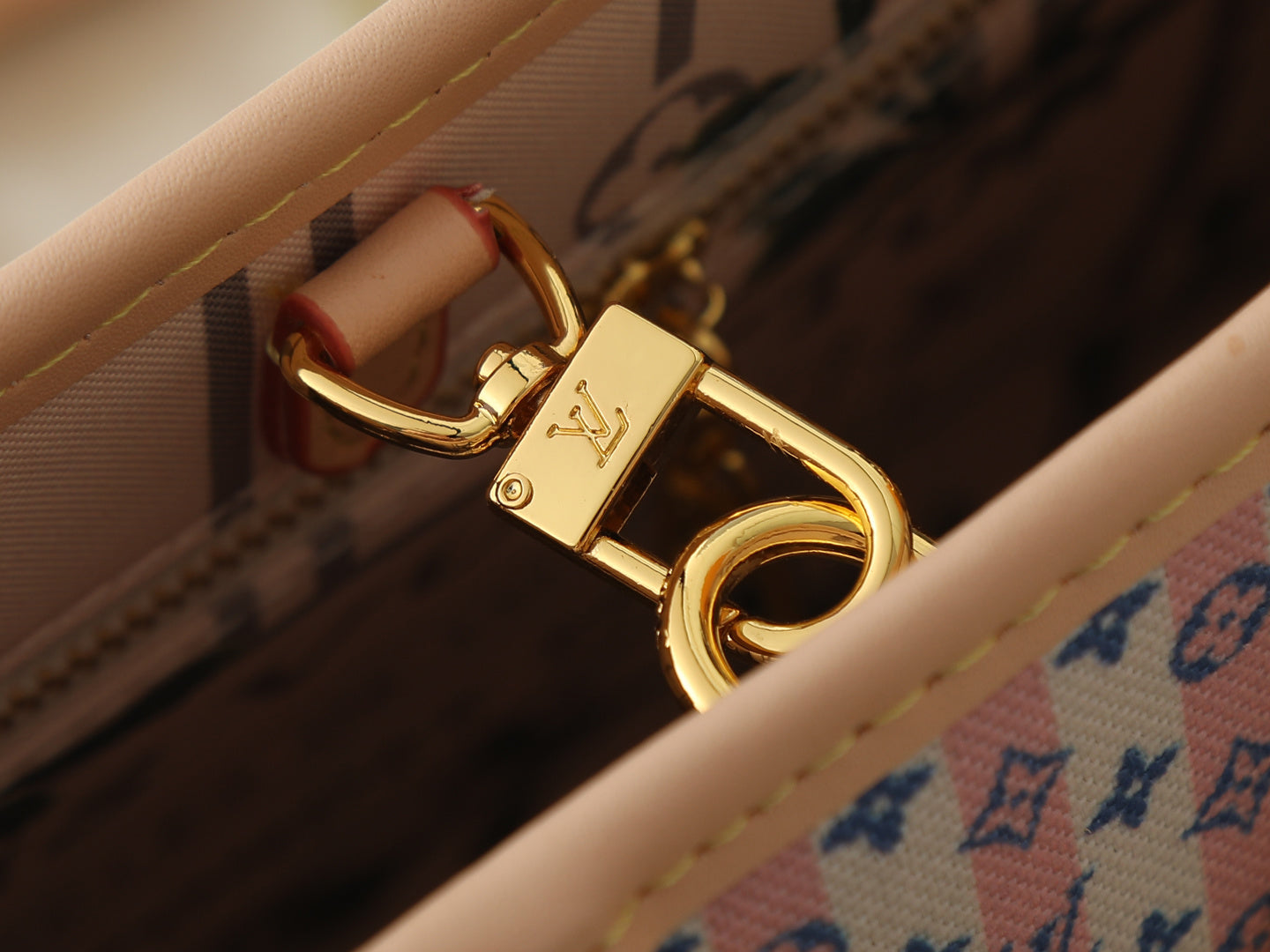 B1R76E47 Popular bag