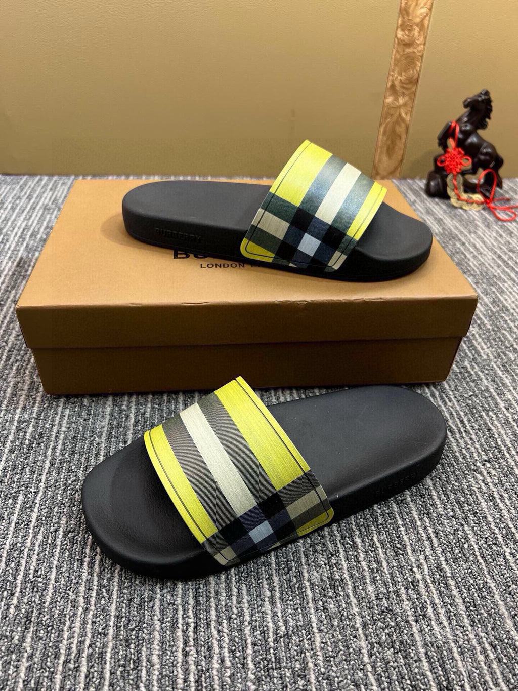Z5Z35R258 Popular Slippers