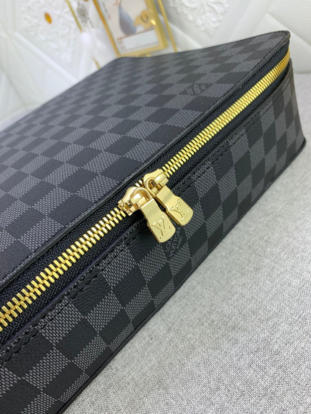 B1X34E272 Popular  leather bag 