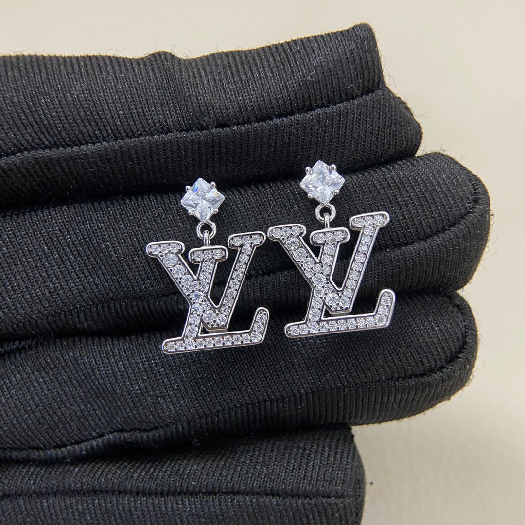 X1Z95E17E Popular Earrings