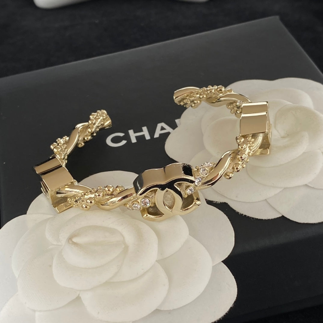 X1X24C578K  Popular Bracelets