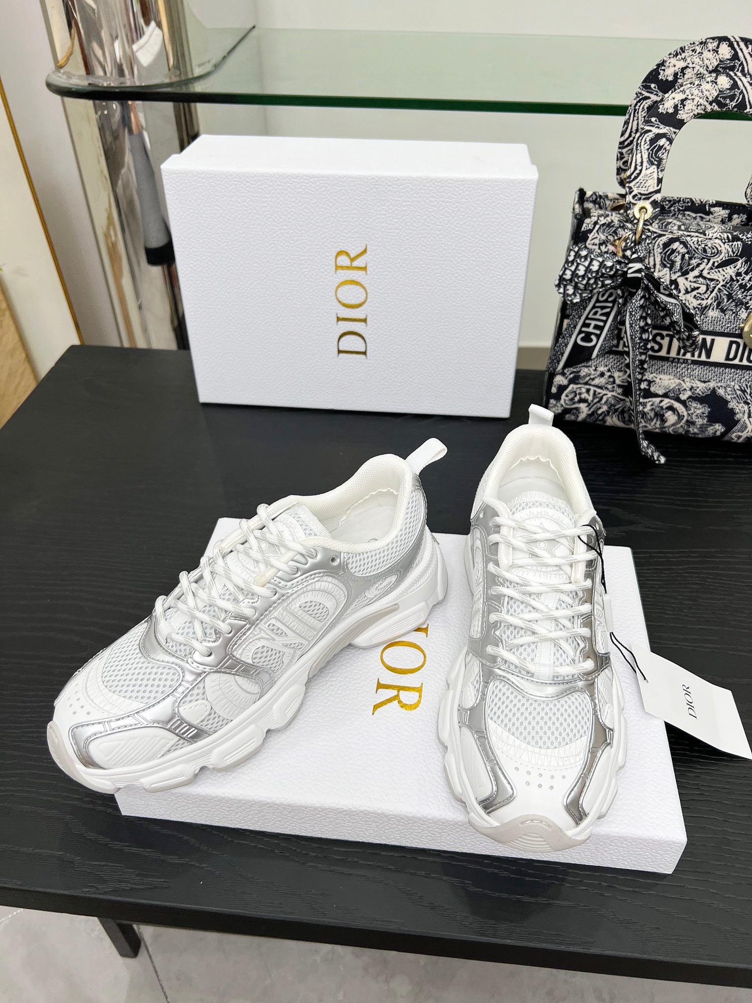 Z2Q105D312 Popular high-quality Shoes