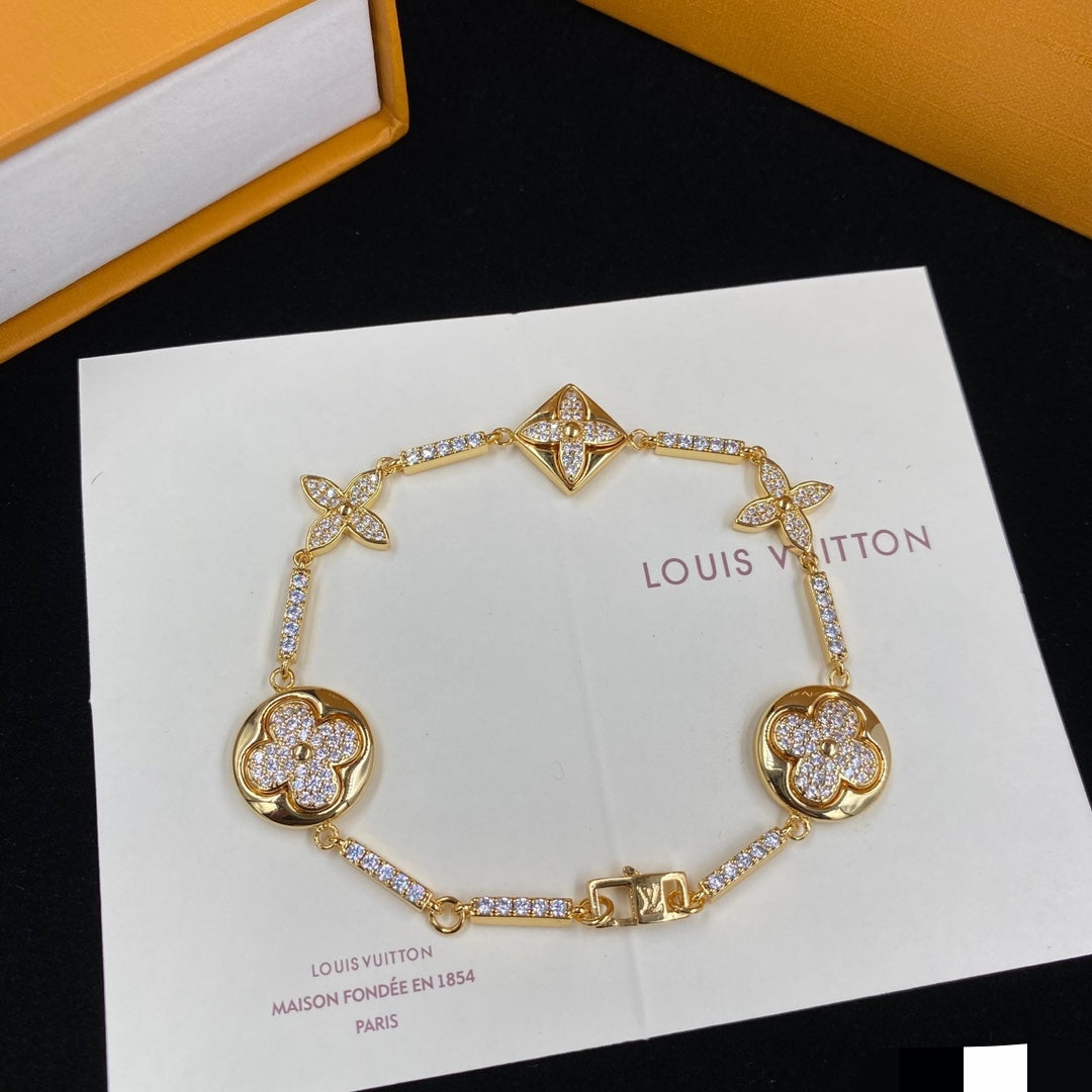 X1X34E602X  Popular Bracelets