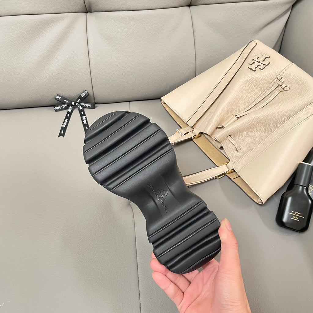 Z1Q95A21  Popular  shoes