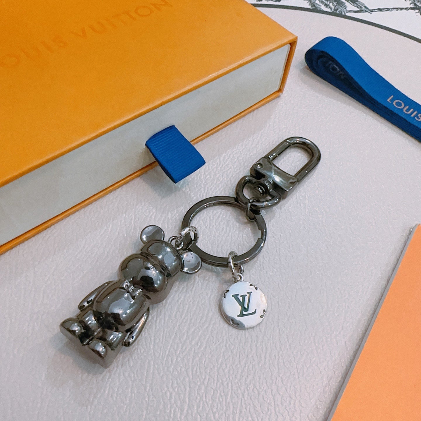 A1Z105E86 Popular bag 's charms accessories