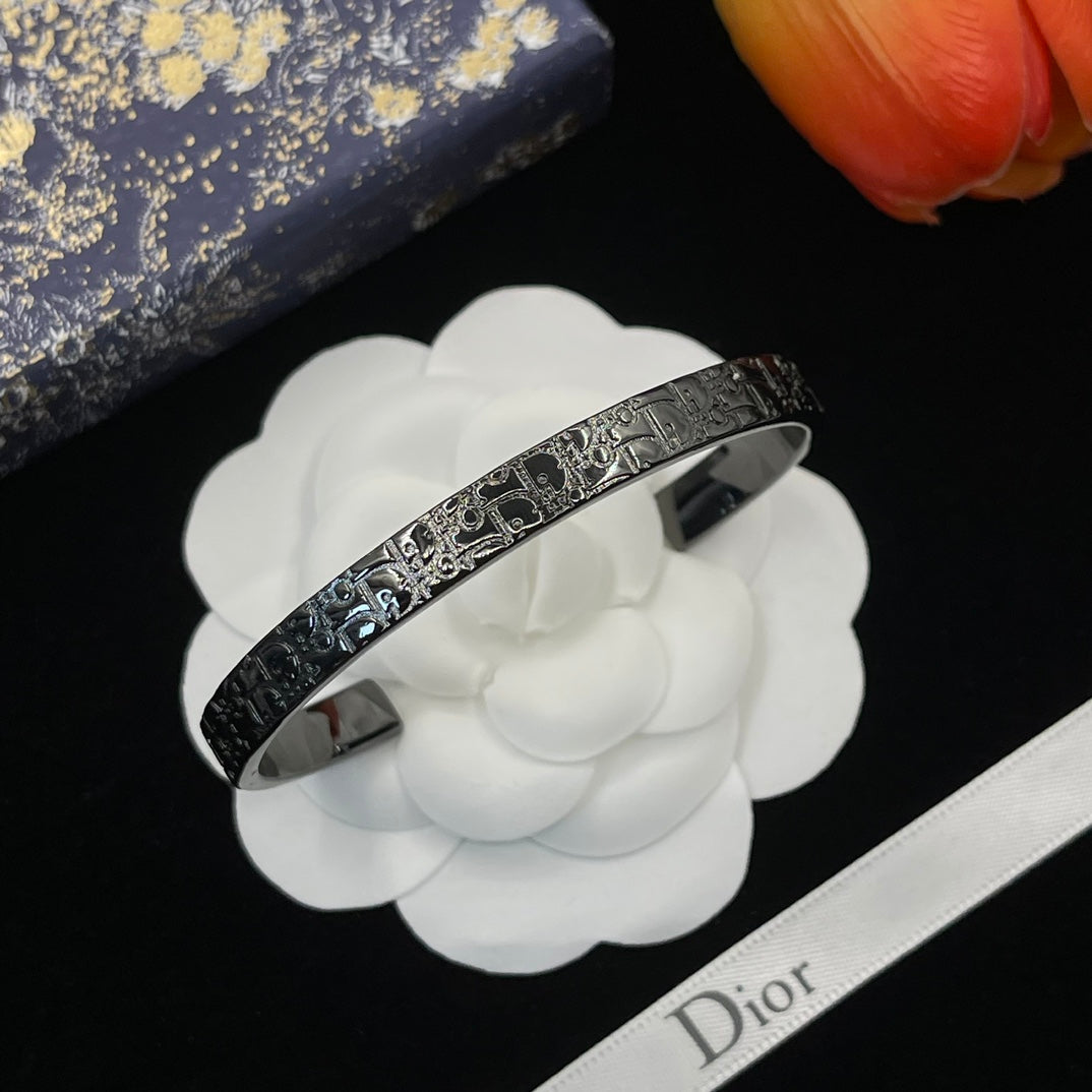 X1Z94D672K  Popular Bracelets
