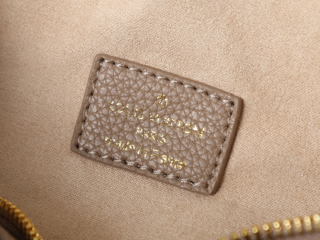 B1P46E70 Popular  bag