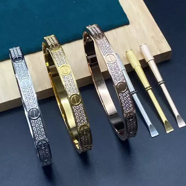 X3B11K1K  Popular 3-row diamond bracelet