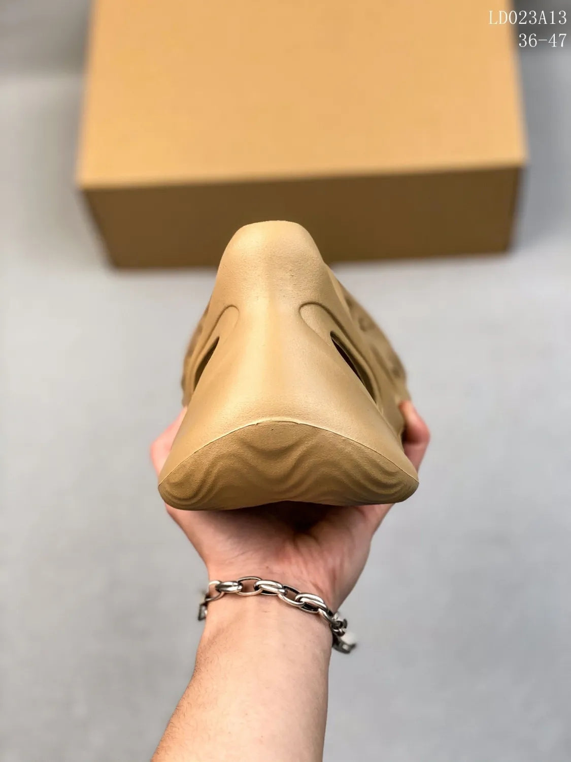 Z4R85A13  Popular shoes