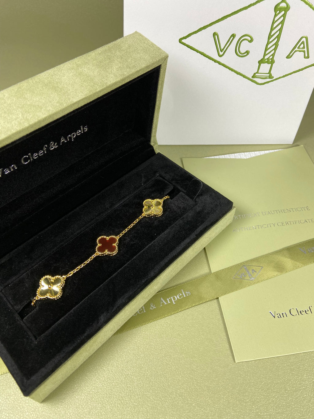 X5X94VA181K  Popular bracelets  5 flowers normal size1.5cm flower