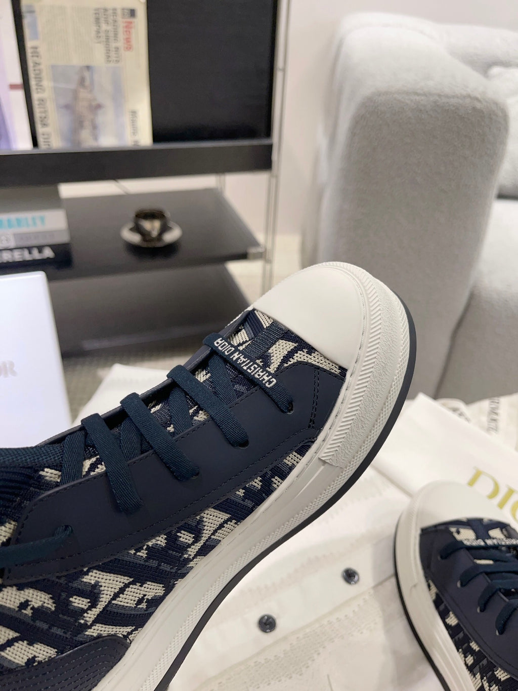 Z2Q105D427 Popular high-quality Shoes