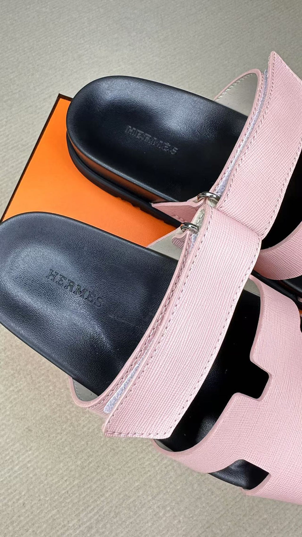 Z2Q55H26 Popular leather shoes
