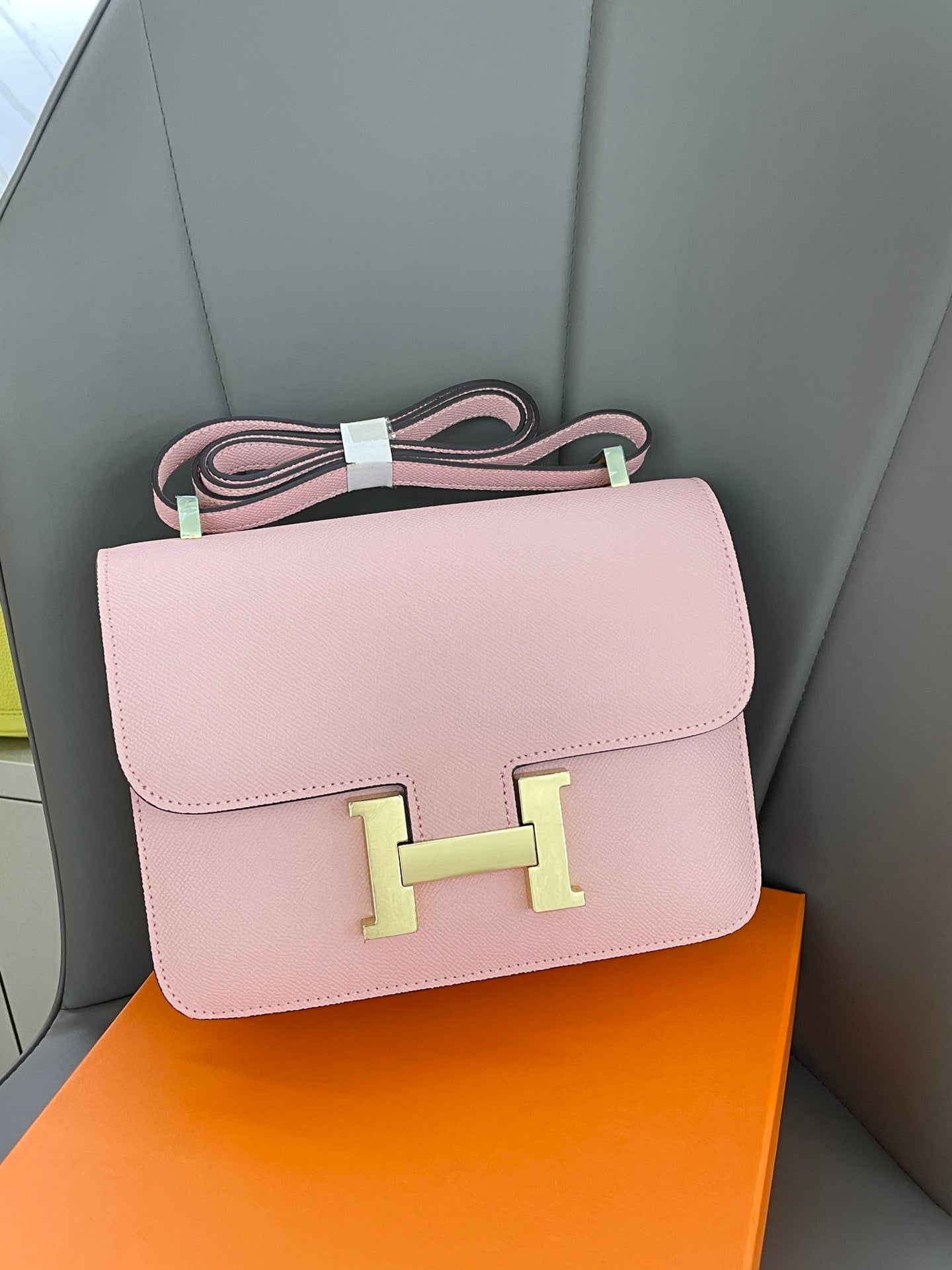 B1N55H63 Popular  leather bag