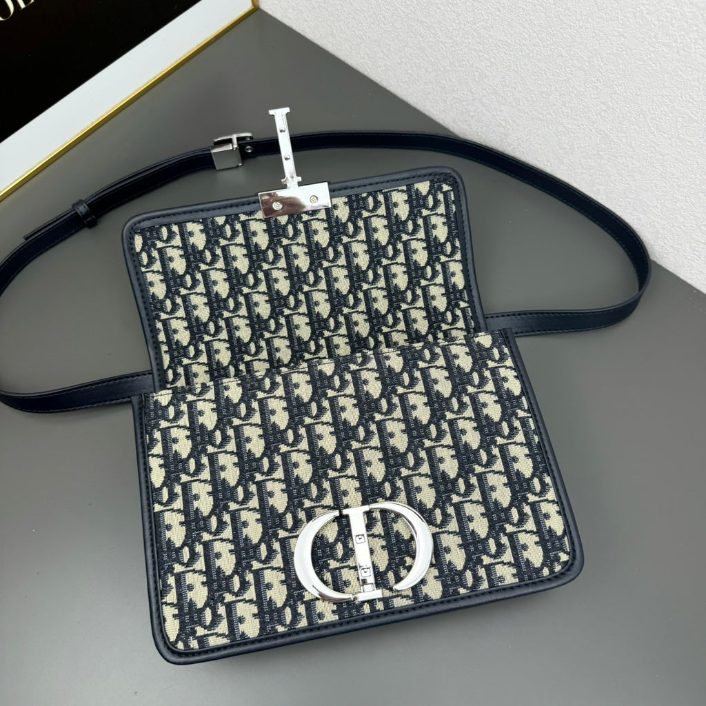 B1W25D82 Popular  leather bag