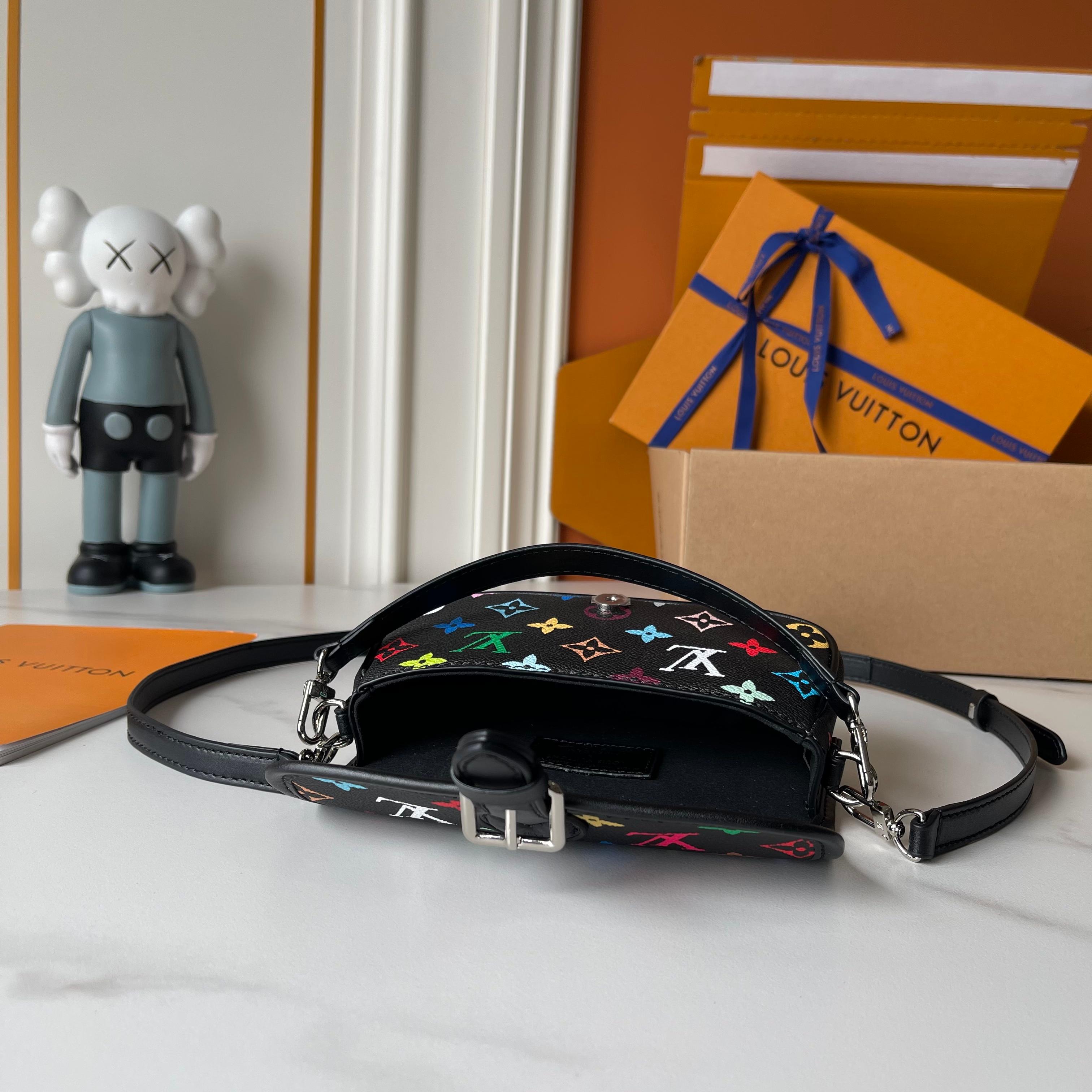 B1P36E37 Popular leather bag