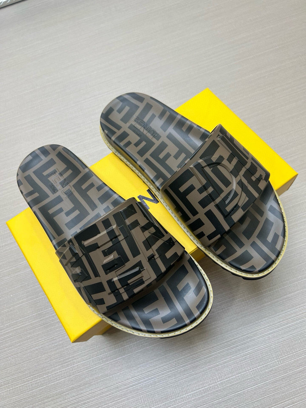 Z5Z35F282 Popular Slippers