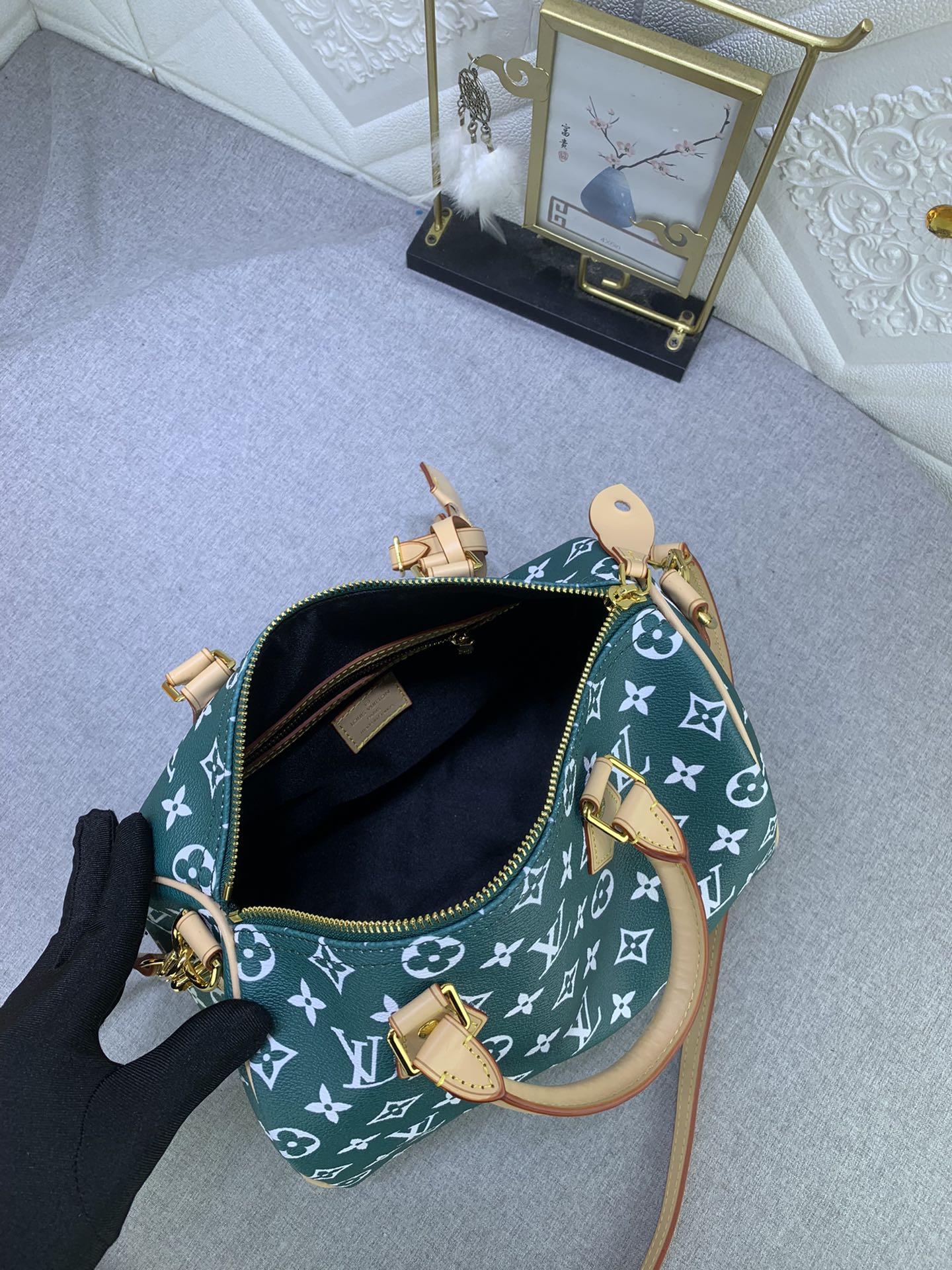 B12X44E268 Popular  leather bag 