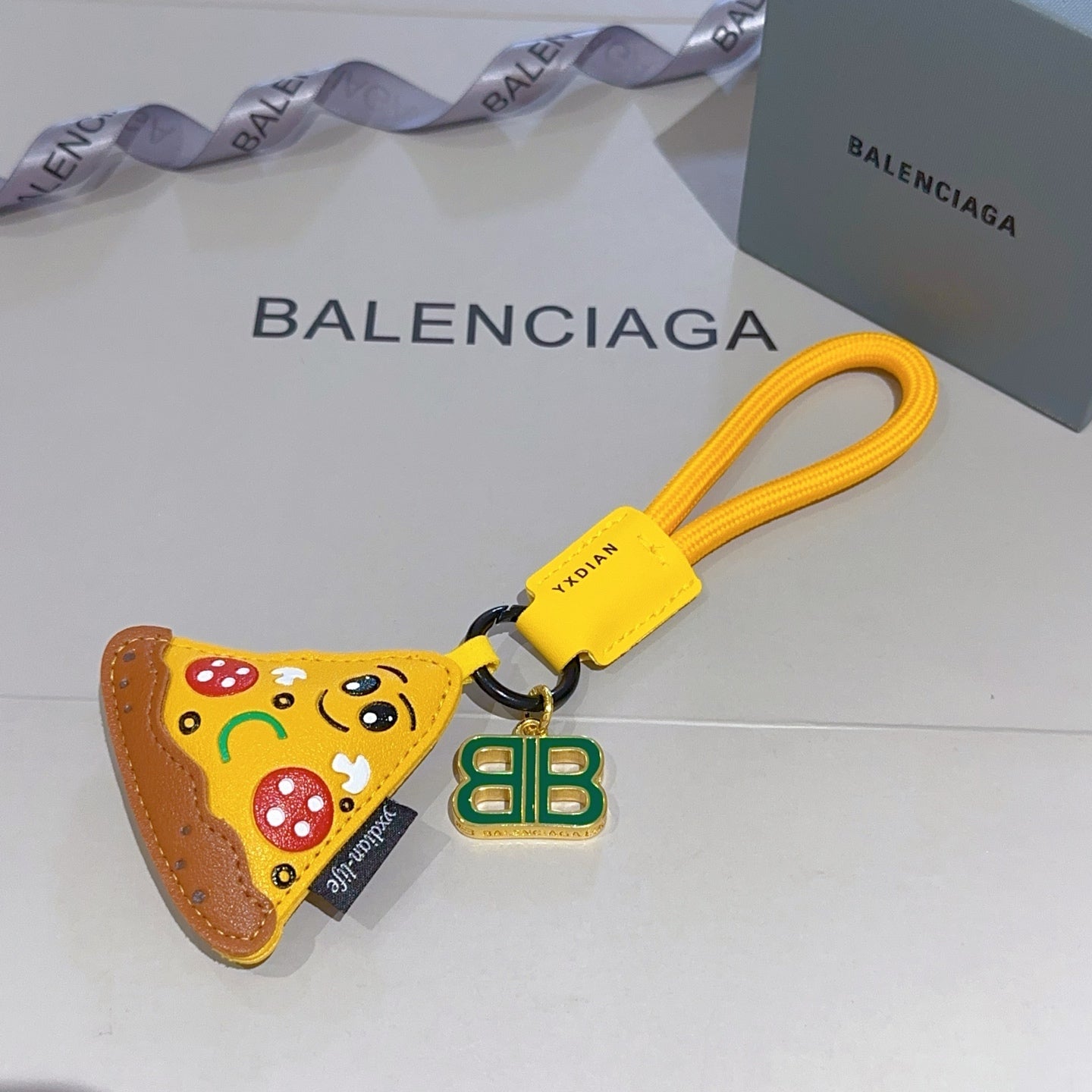 A1Z105J64 Popular bag 's charms accessories