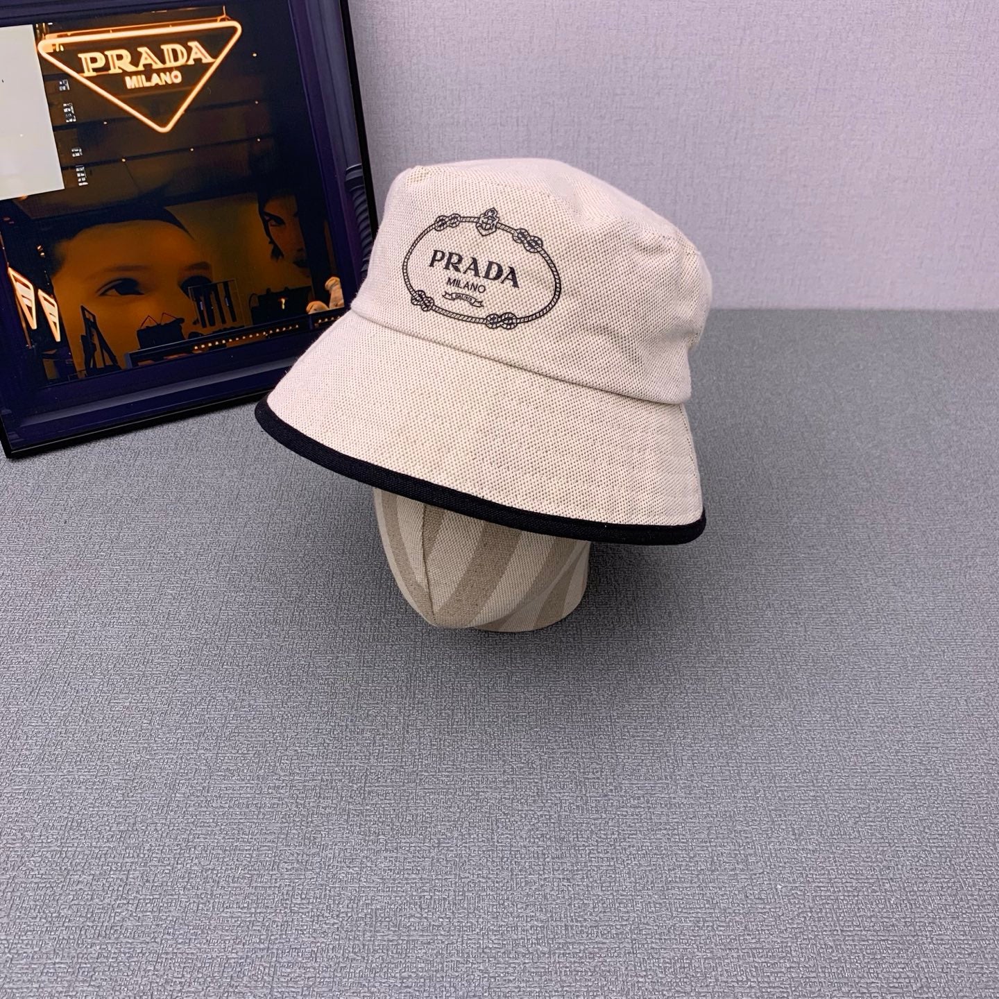 M1Z45D559 Popular  hats