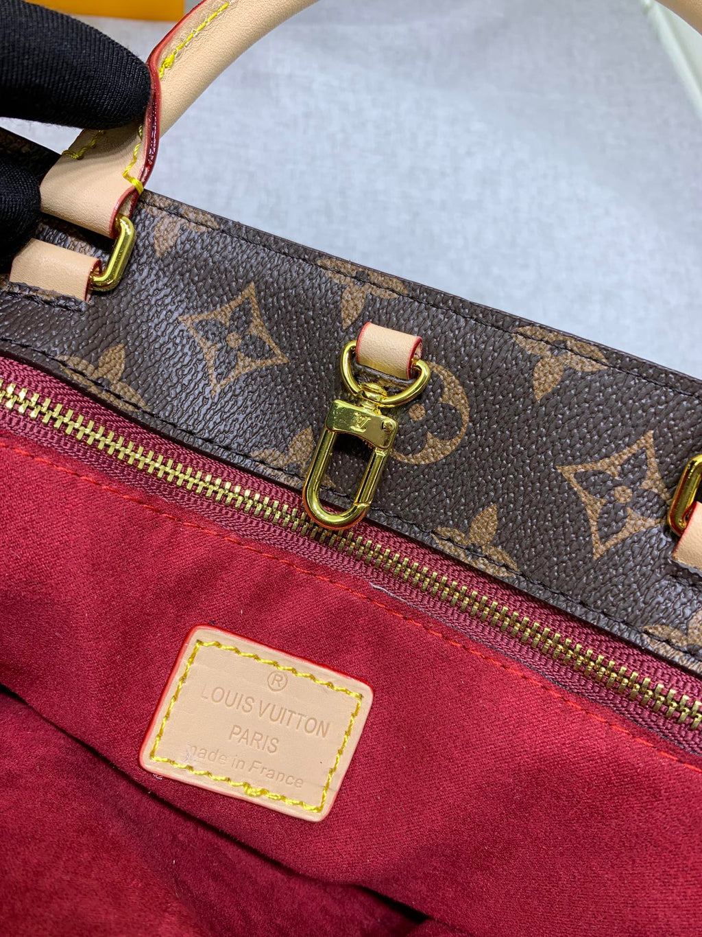 B12X44E330 Popular   leather bag 