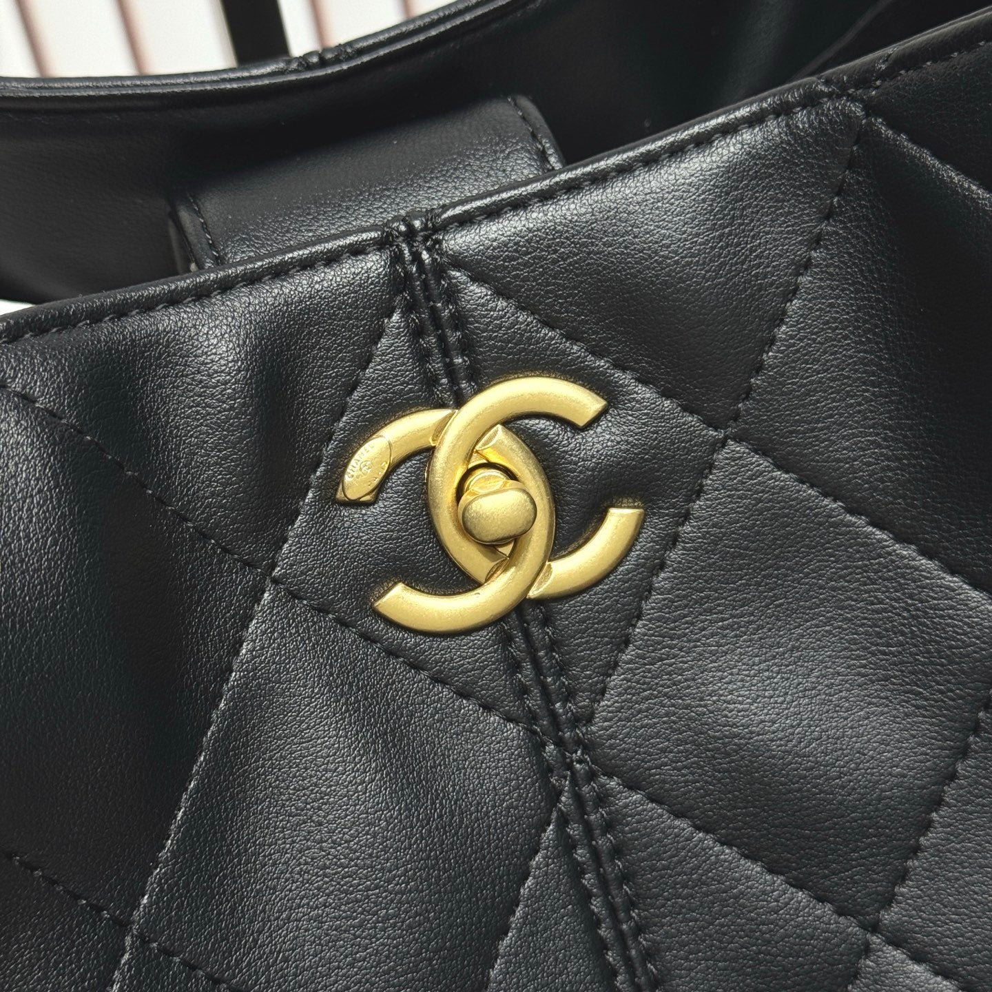B1P46C18 Popular leather bag