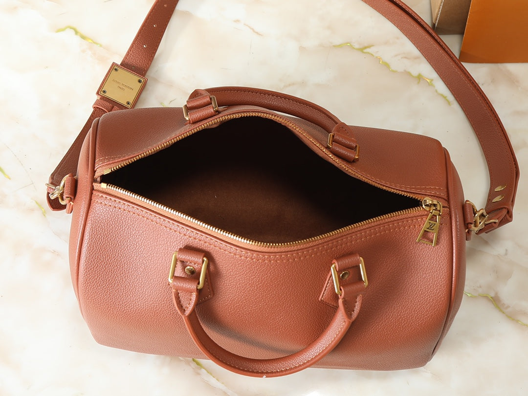 B1P46E40 Popular leather bag