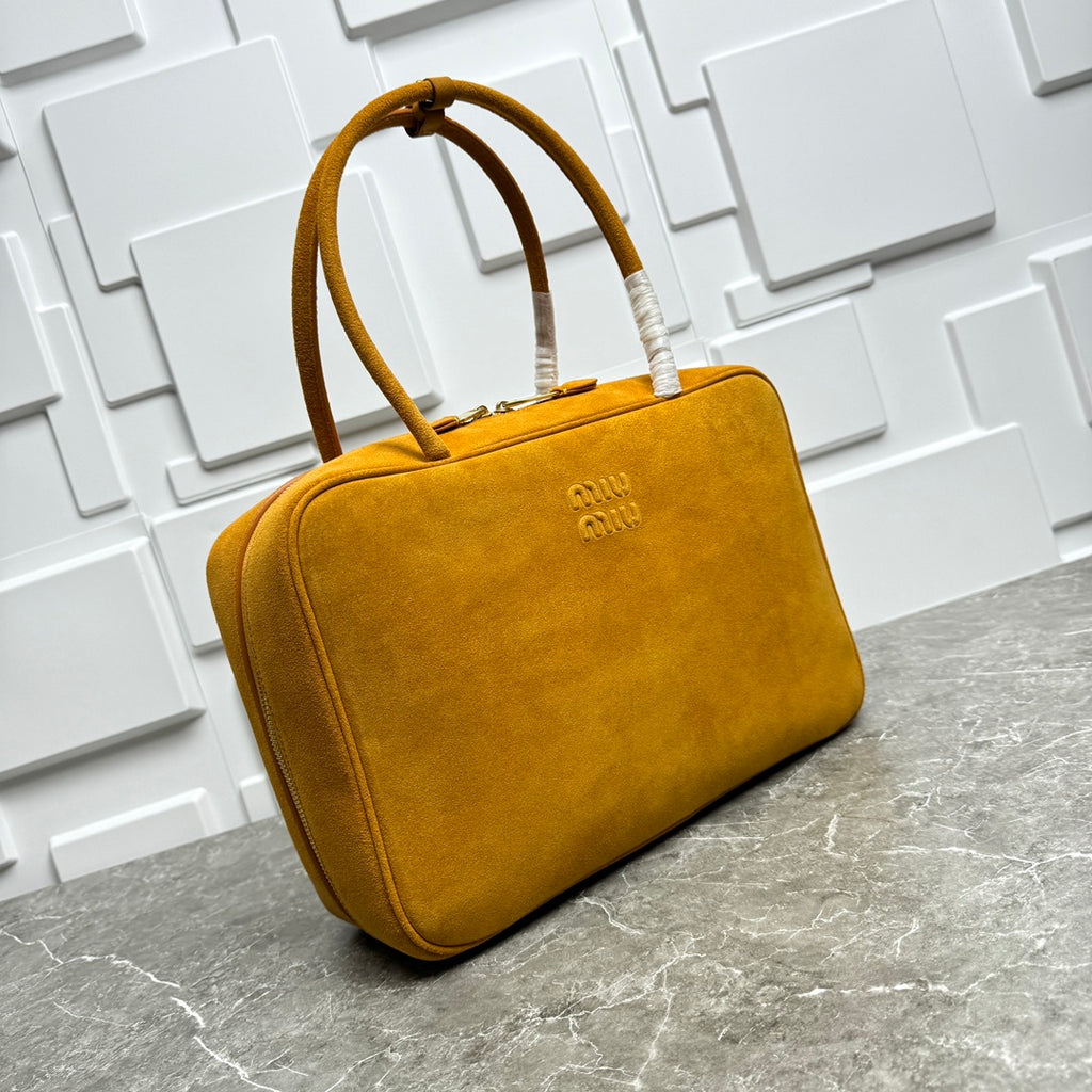 B1P36A28 Popular chamois leather bag