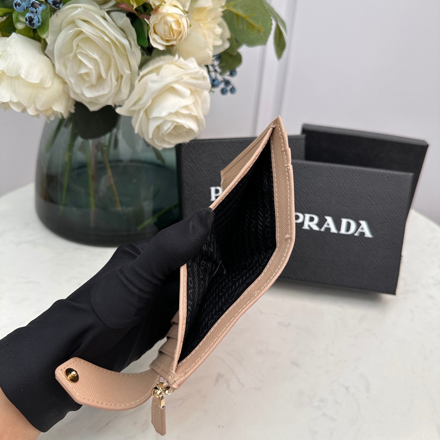 B1P36P1 Popular card holder