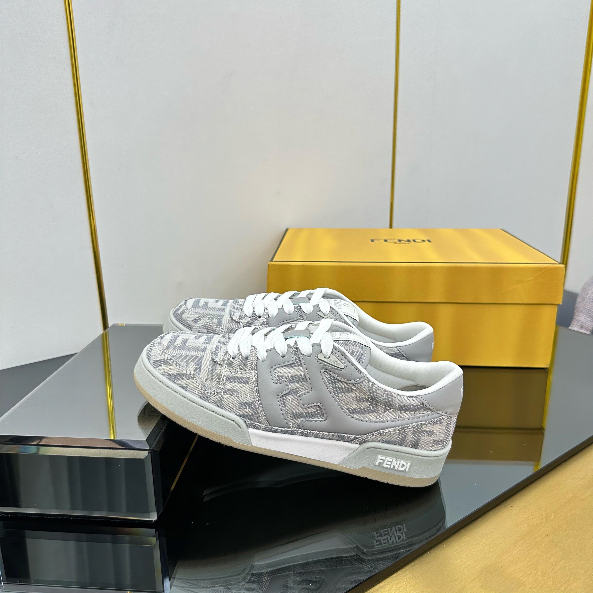 Z2Q105F420 Popular high-quality Shoes