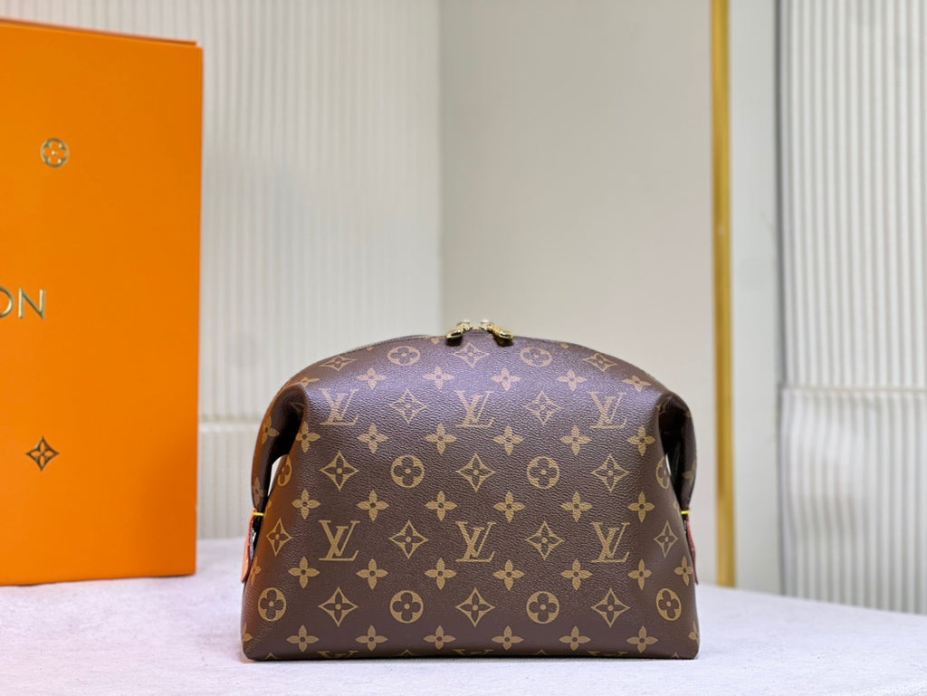B1X104E61 Popular    leather bag