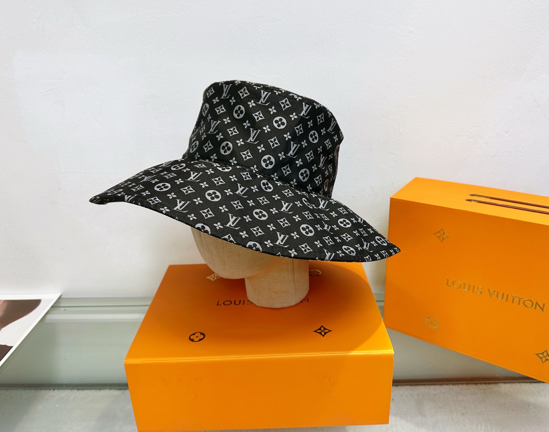 M1R76E19 Popular hats