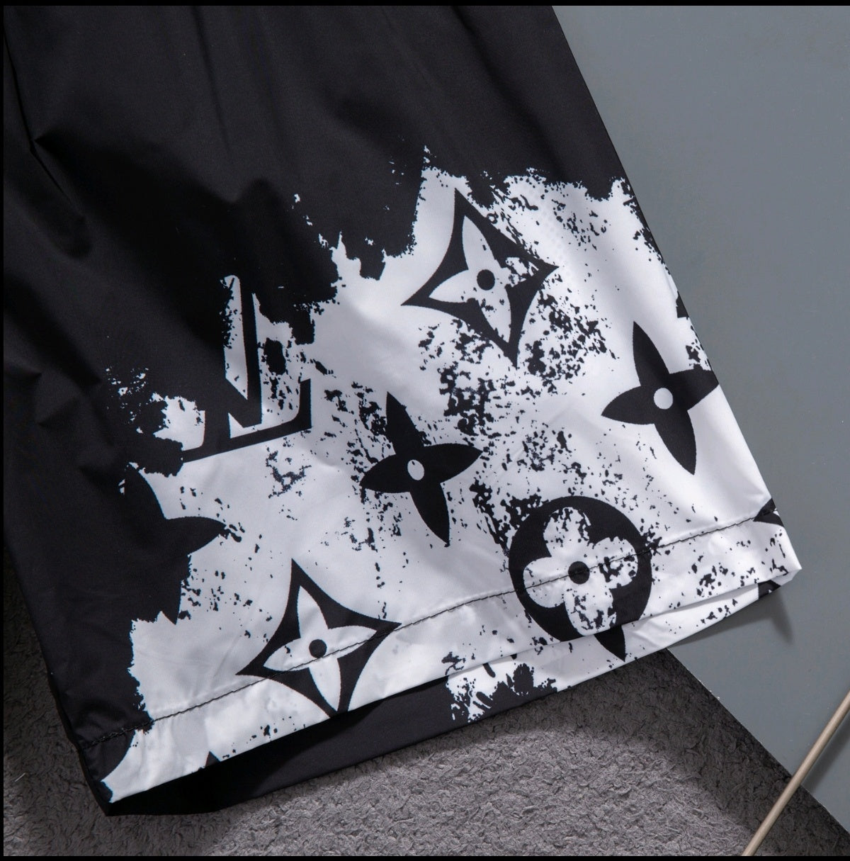 U1N36E2 Popular shorts