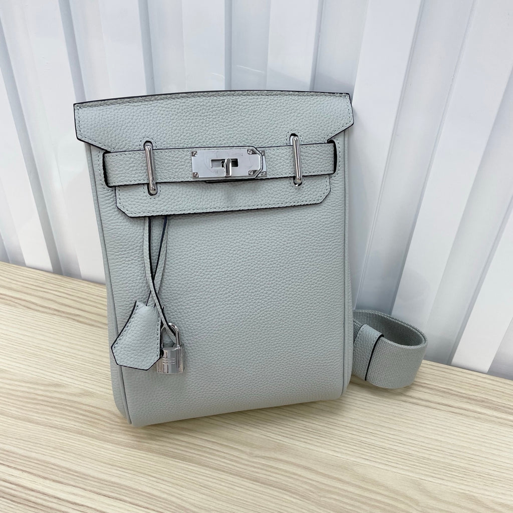 B1P36H45 Popular leather bag